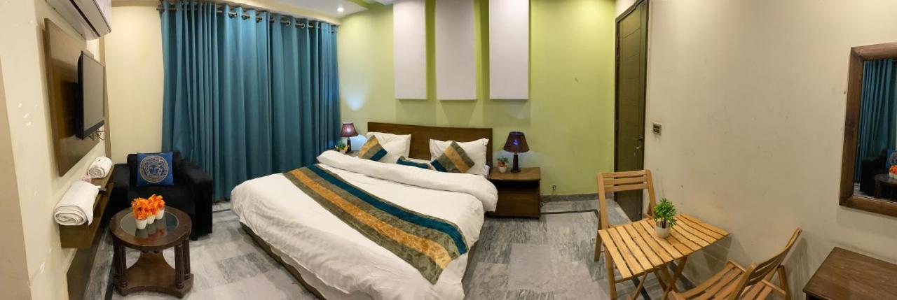 Hotel Holiday Lahore Exterior foto